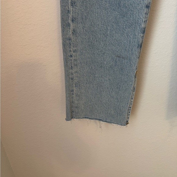 Good American Jeans- Good Icon Highrise Straight Leg Inseam Slit in Indigo- 28 - Picture 6 of 9